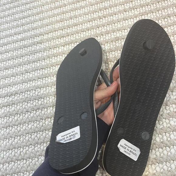 Havaianas Petal Flip Flops - Picture 3 of 3